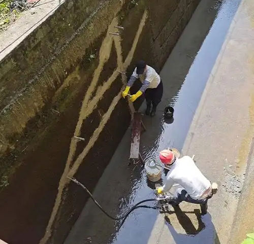 皂市镇污水池堵漏